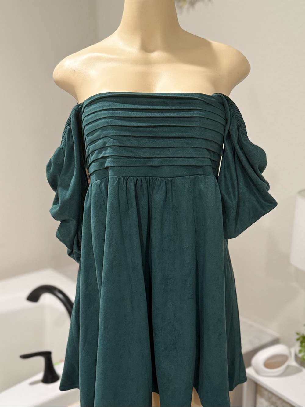 Kezie + Francesca’s Teal Off-Shoulder Mini Dress • Size Small